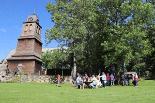 Bild på kyrkan och repetetion